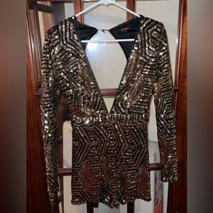 STUNNING SEQUIN GOLD Short jumpsuit with DEEP PLUNGE line